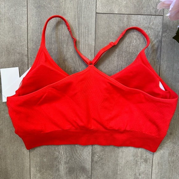 New Pro-Fit Woman’s XL Seamless Sports Bra Moisture Wicking Convertible Straps - Picture 6 of 15